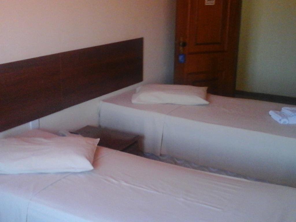 Hotel Paris Campo Grande  Rum bild